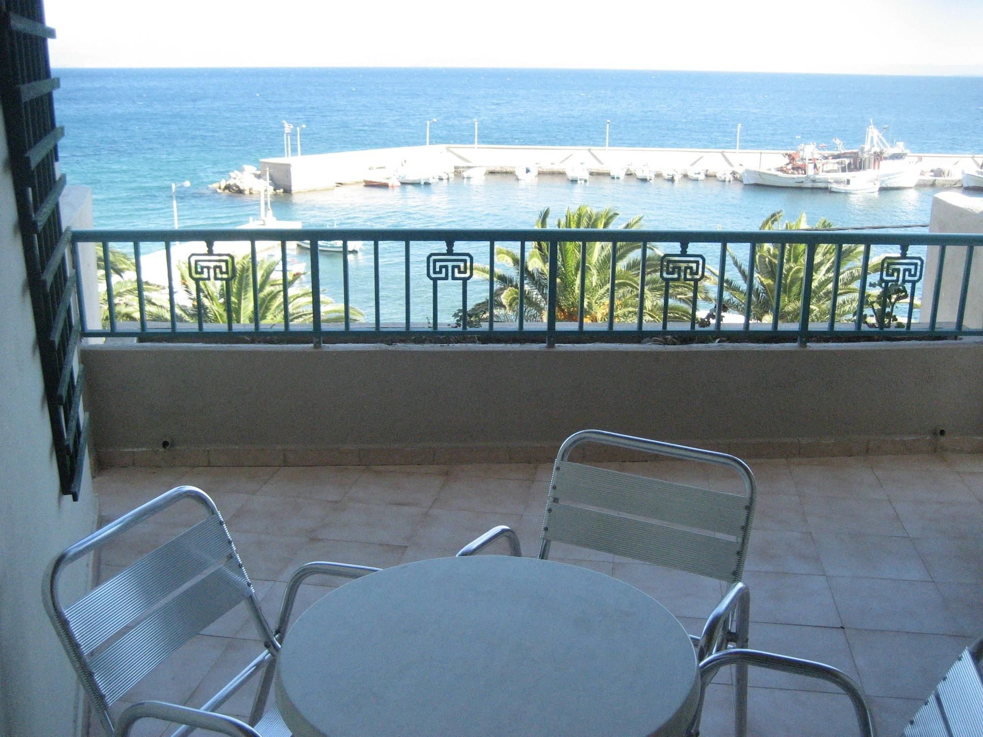 Vrontádos Kyveli Hotel Apartments מראה חיצוני תמונה