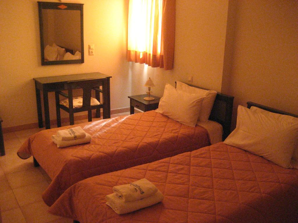Vrontádos Kyveli Hotel Apartments מראה חיצוני תמונה